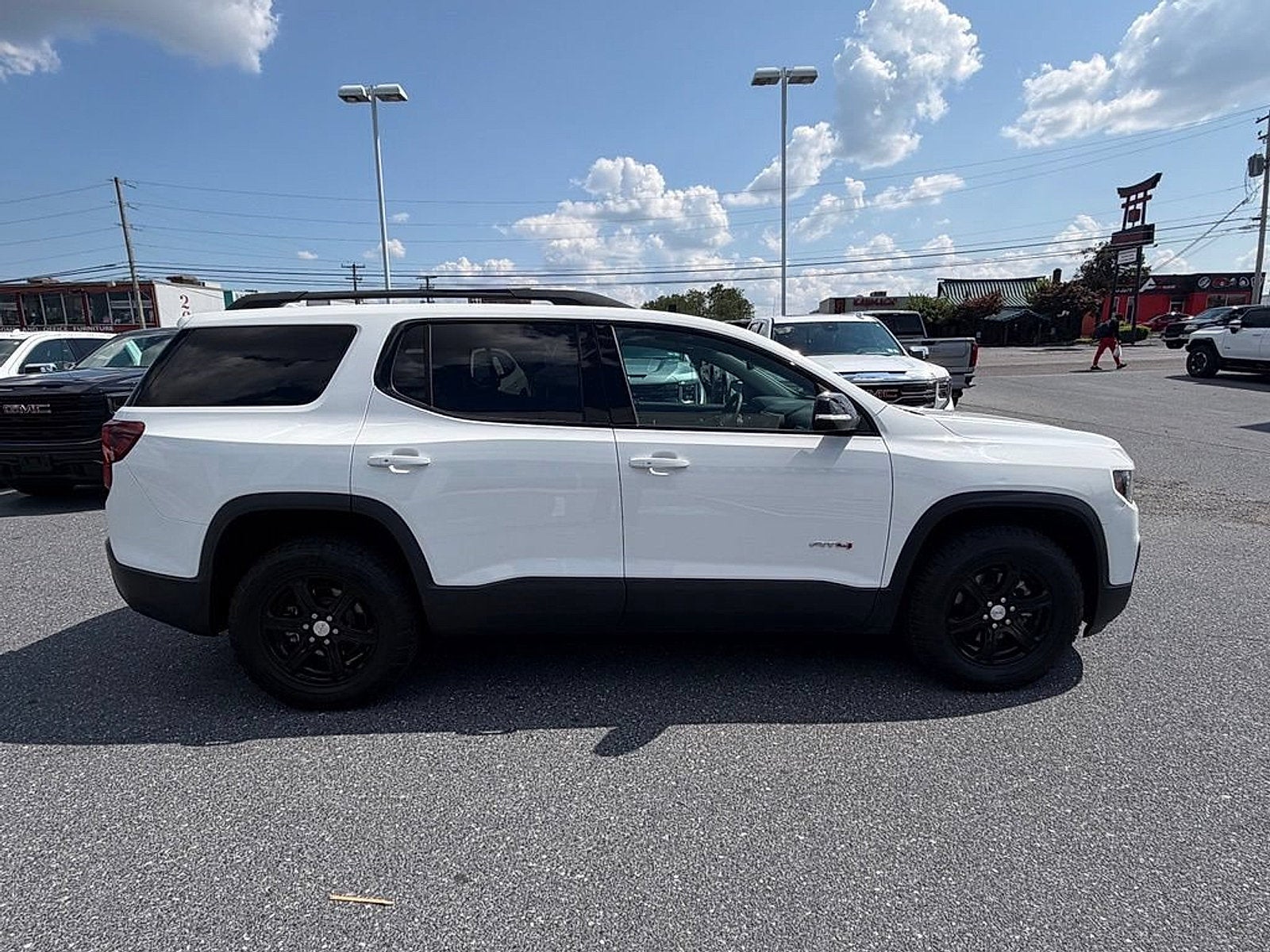 2023 GMC Acadia AT4