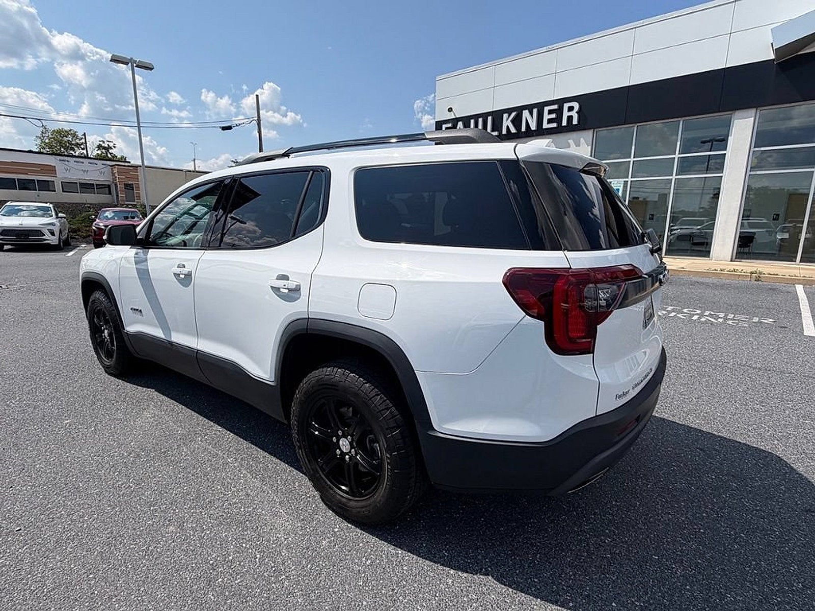 2023 GMC Acadia AT4