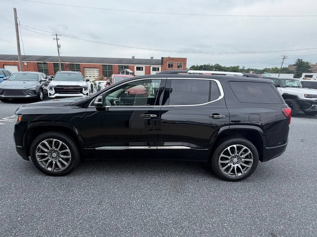 2023 GMC Acadia Denali