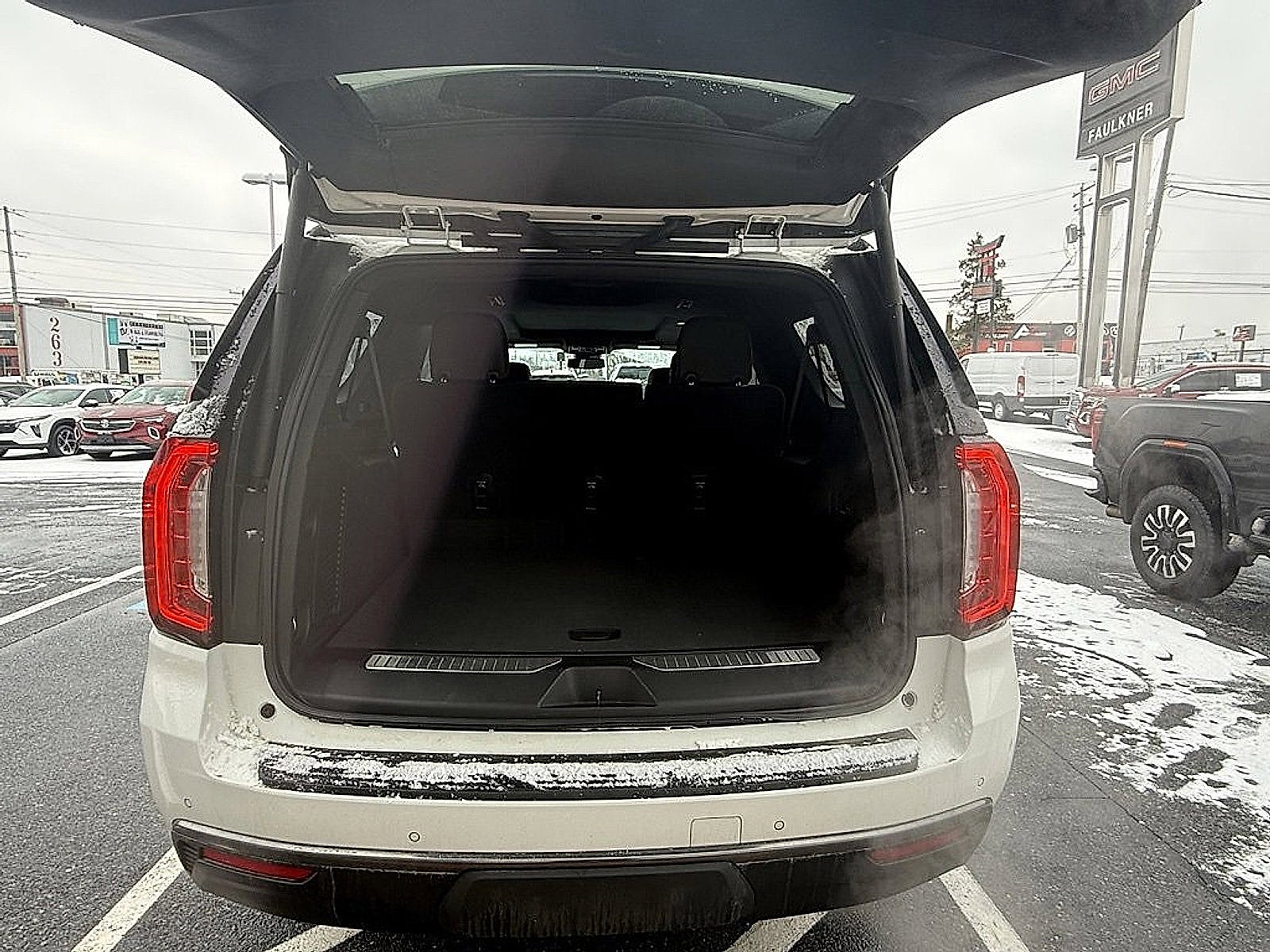 2023 GMC Yukon XL AT4