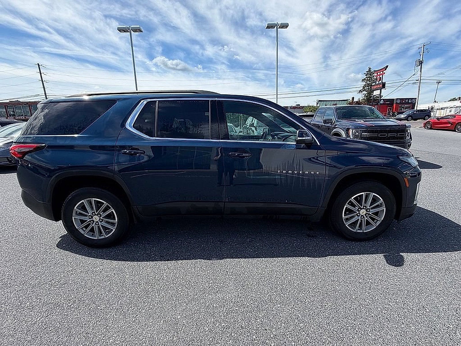 2023 Chevrolet Traverse LT Cloth
