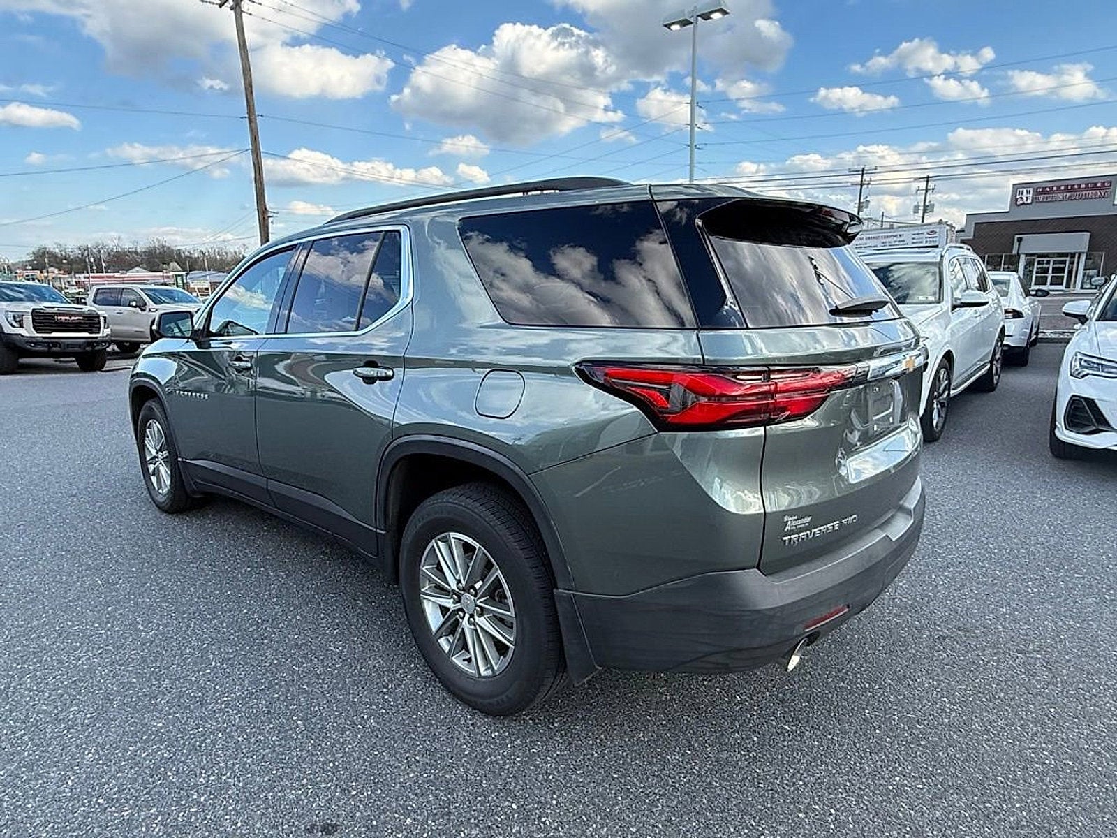 2023 Chevrolet Traverse LT Leather