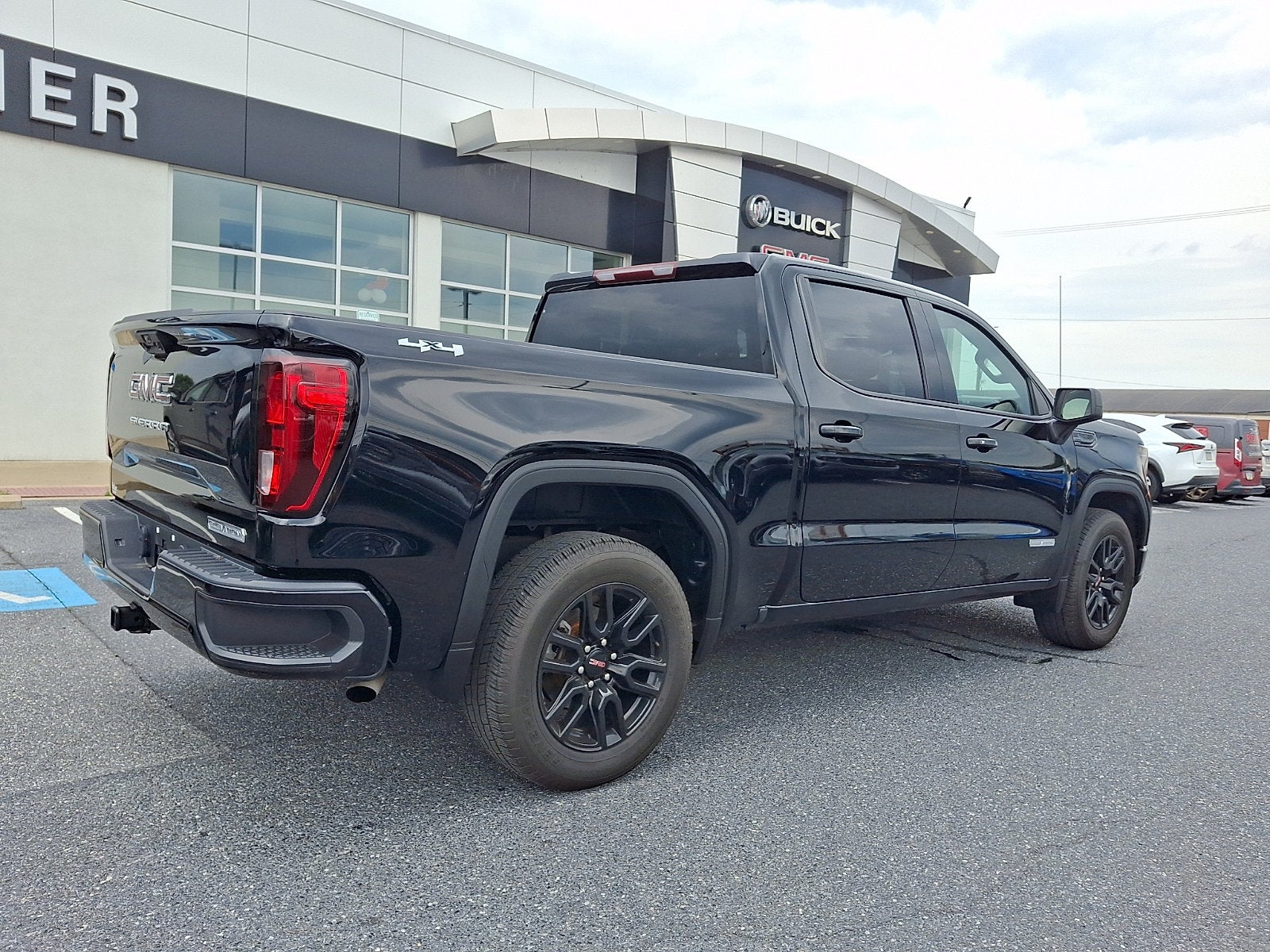 2023 GMC Sierra 1500 Elevation