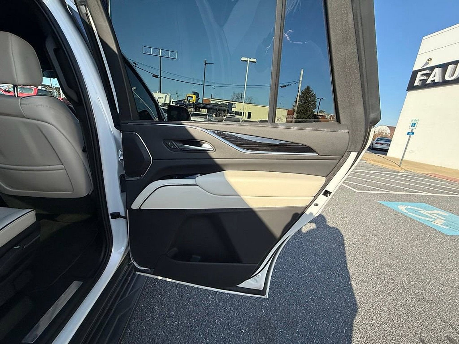 2024 Cadillac Escalade Sport