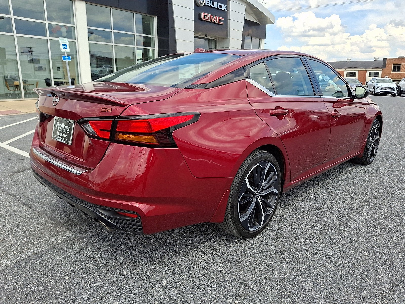 2023 Nissan Altima SR FWD