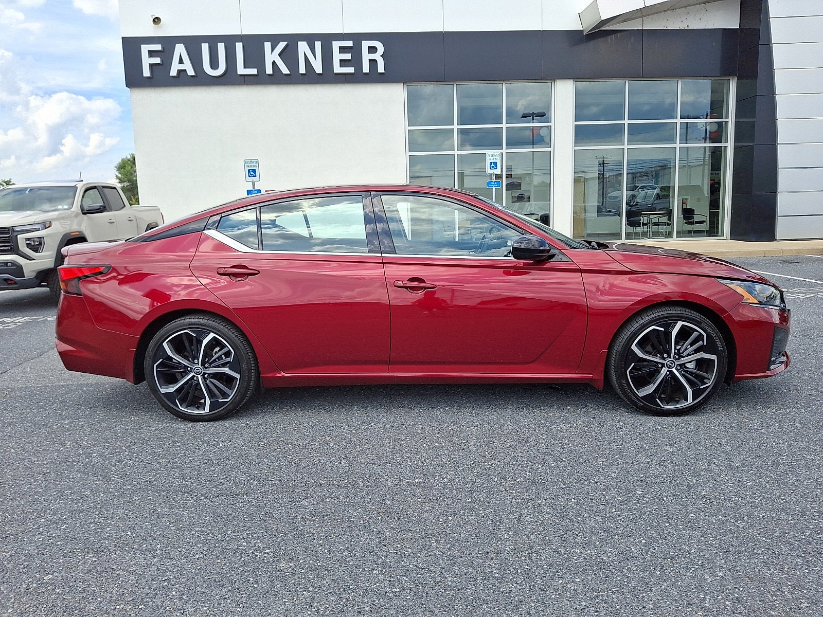 2023 Nissan Altima SR FWD