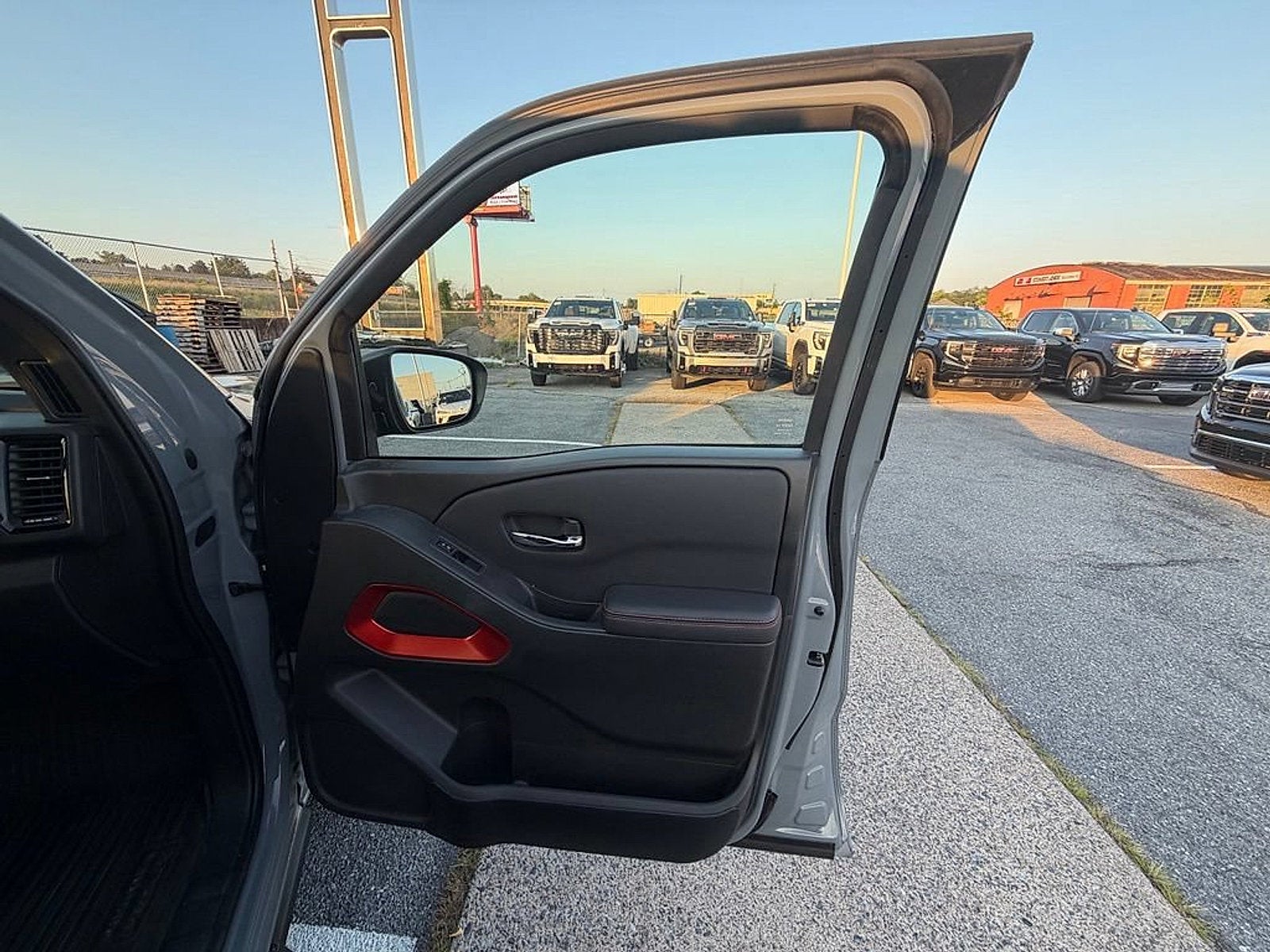 2024 Nissan Frontier Crew Cab PRO-4X 4x4