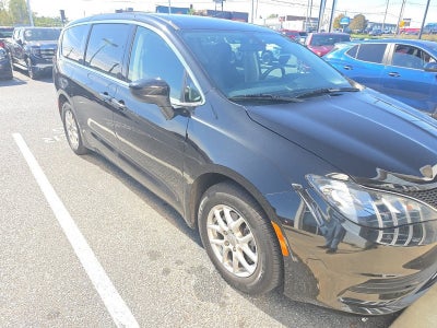 2020 Chrysler Voyager LX