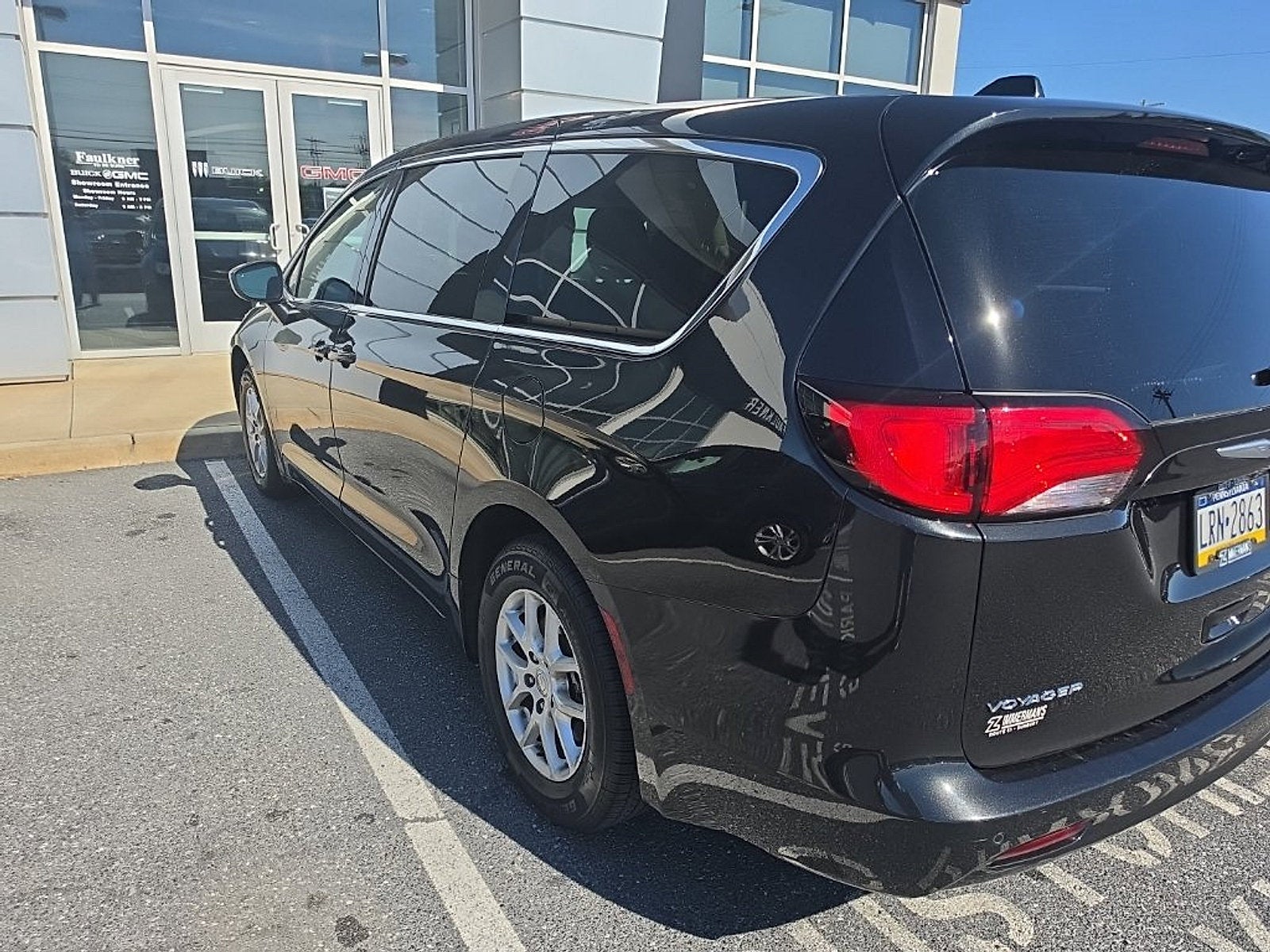 2020 Chrysler Voyager LX