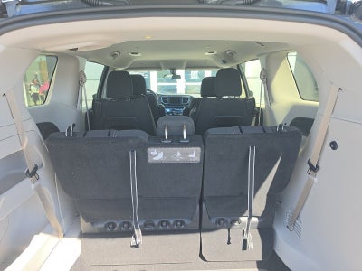 2020 Chrysler Voyager LX