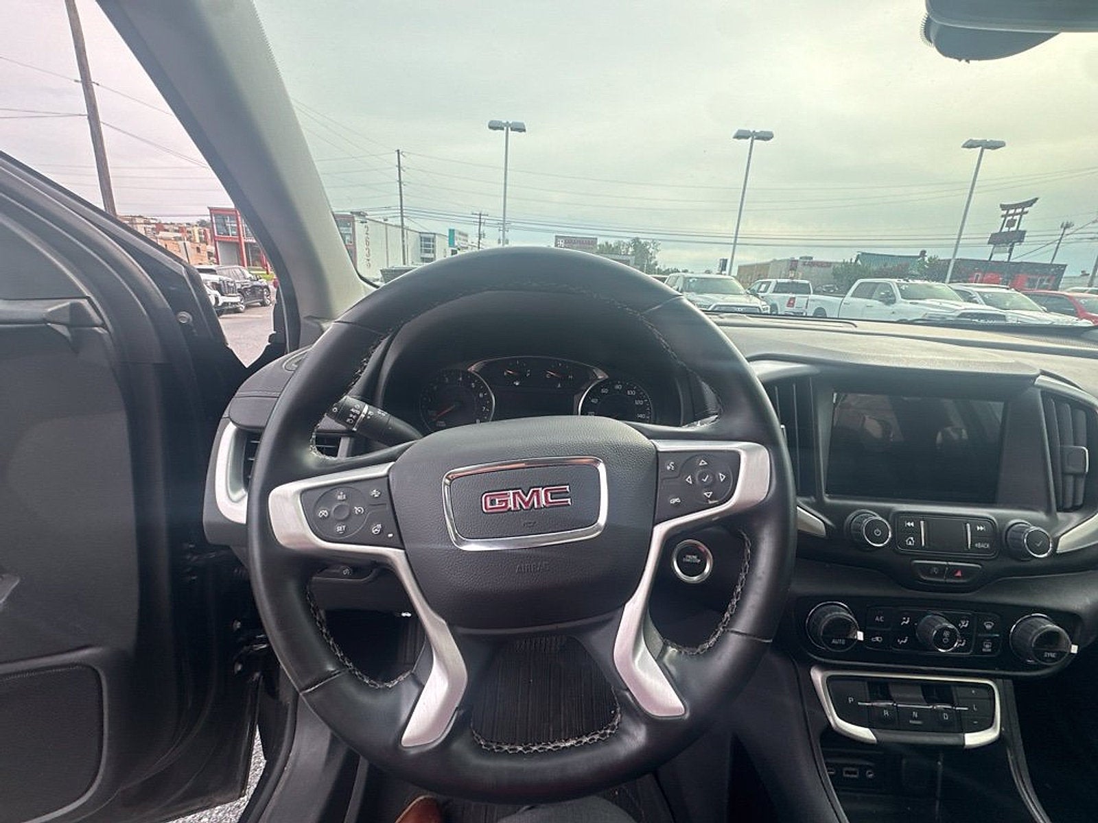 2023 GMC Terrain SLT
