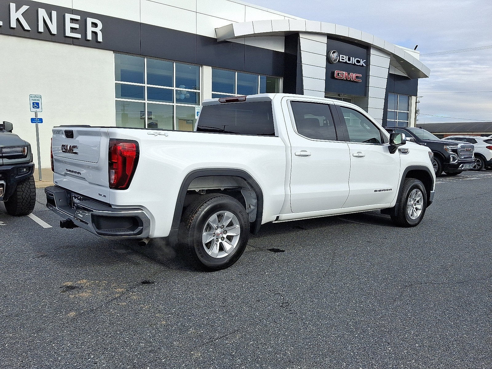 2023 GMC Sierra 1500 SLE