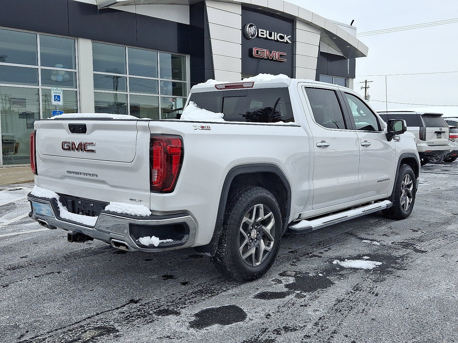 2024 GMC Sierra 1500 SLT