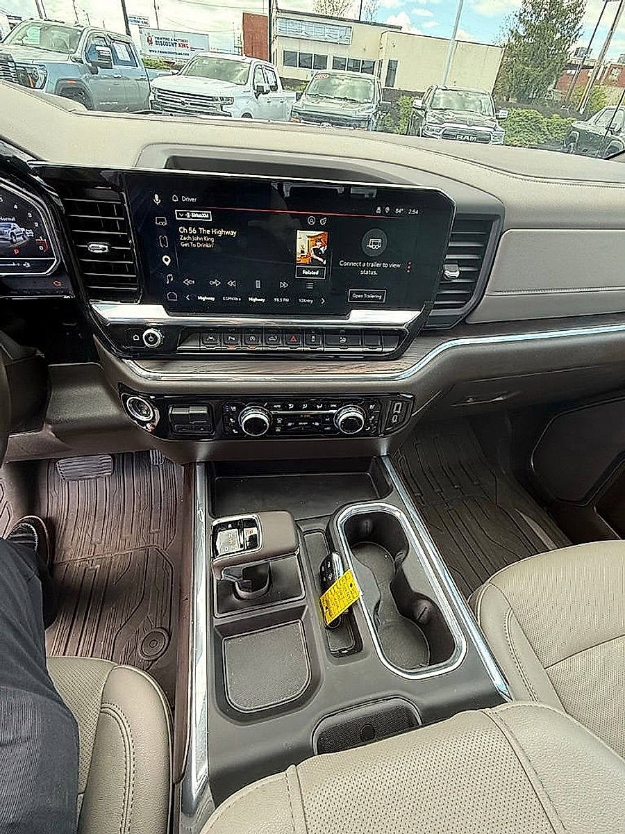 2024 GMC Sierra 1500 SLT