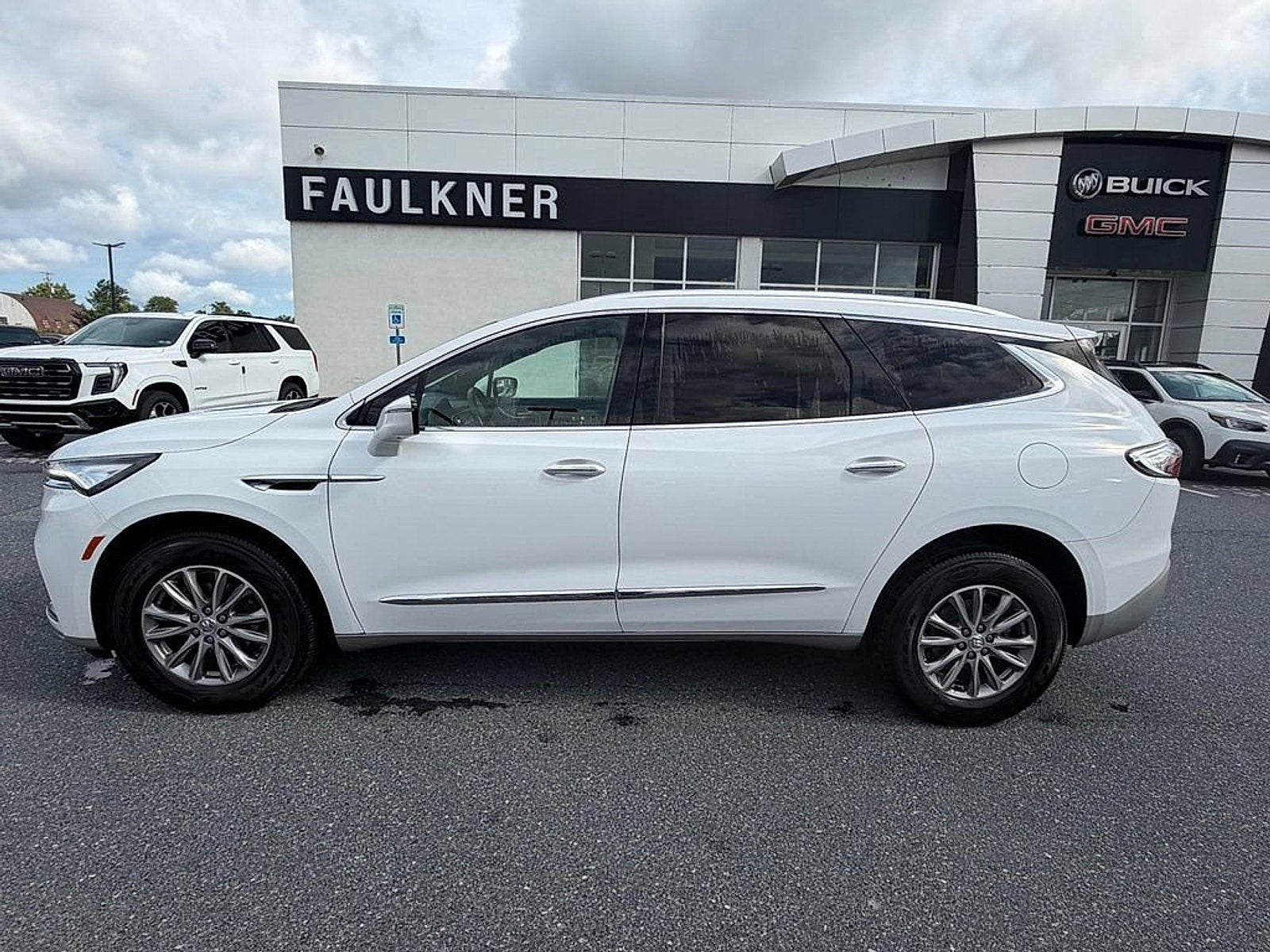2023 Buick Enclave Premium