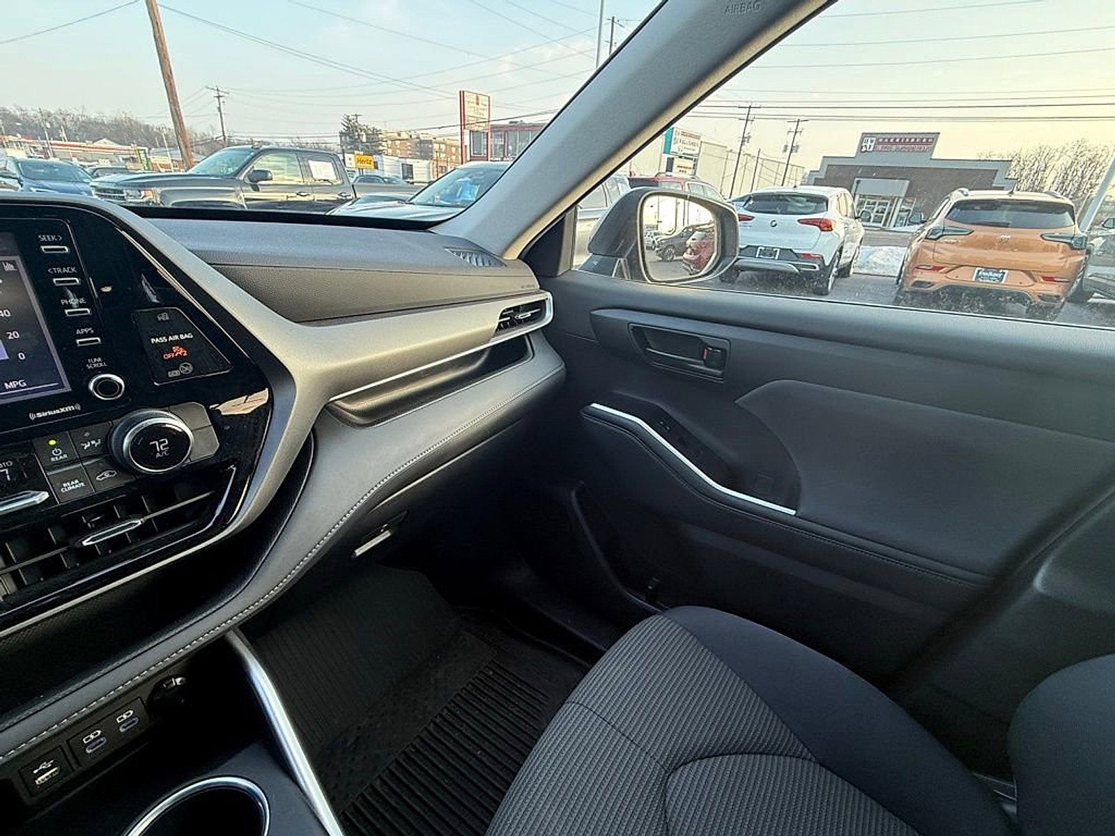 2022 Toyota Highlander L