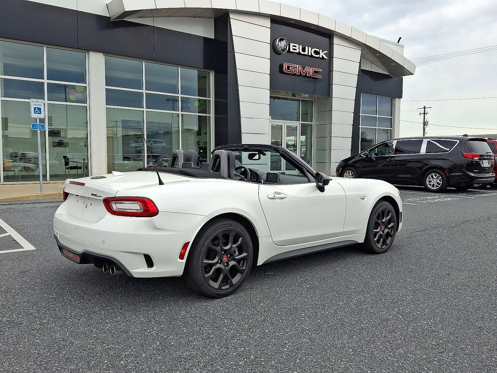2020 FIAT 124 Spider Abarth