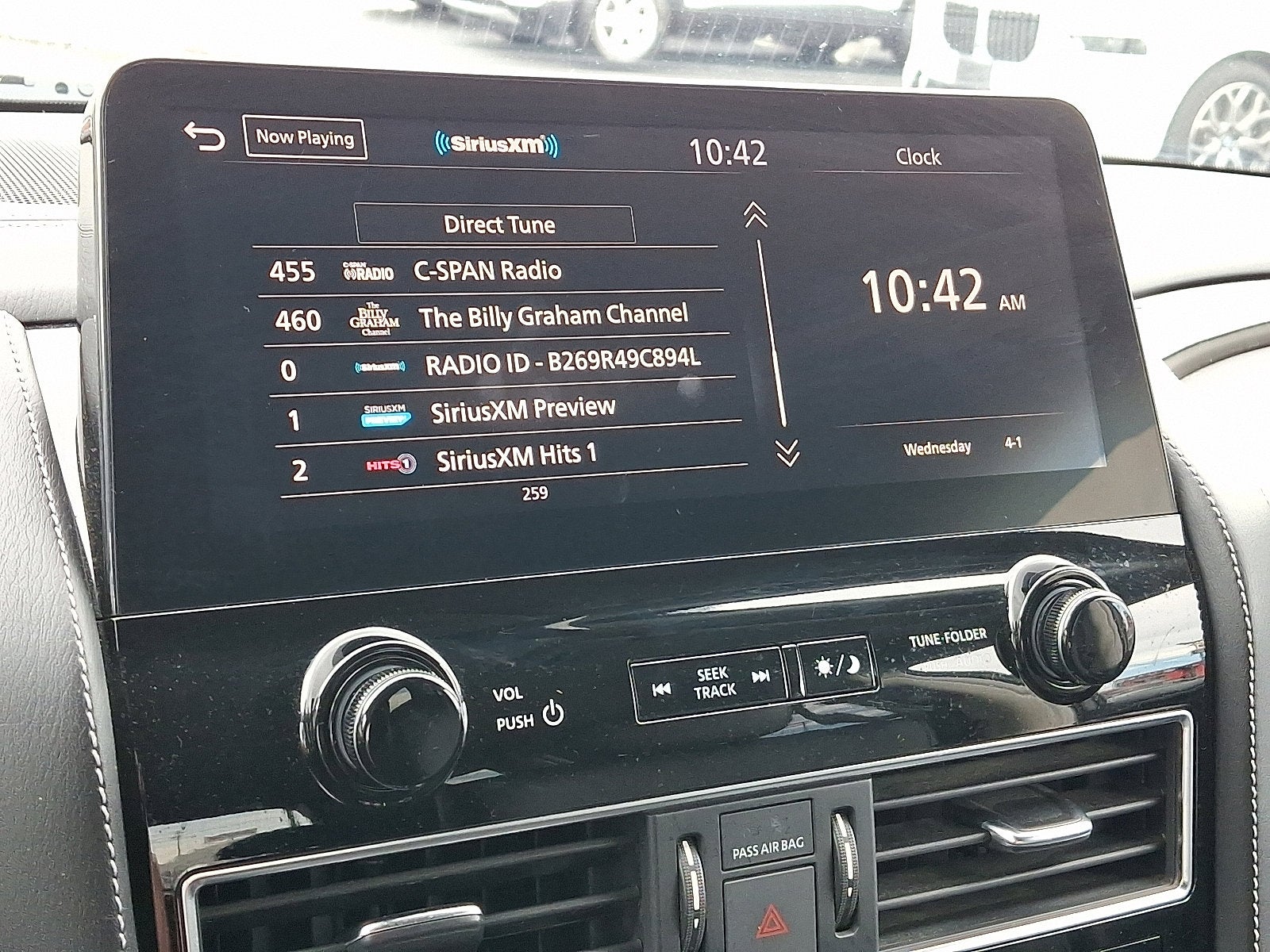 2024 INFINITI QX80 LUXE