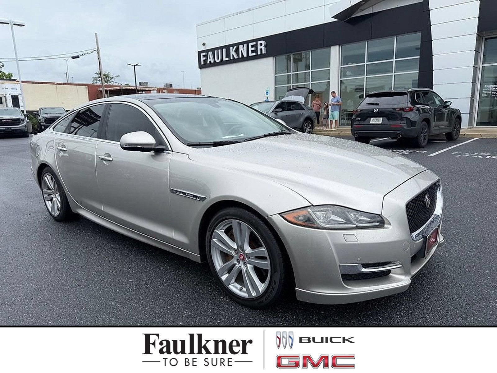 2016 Jaguar XJ R-Sport