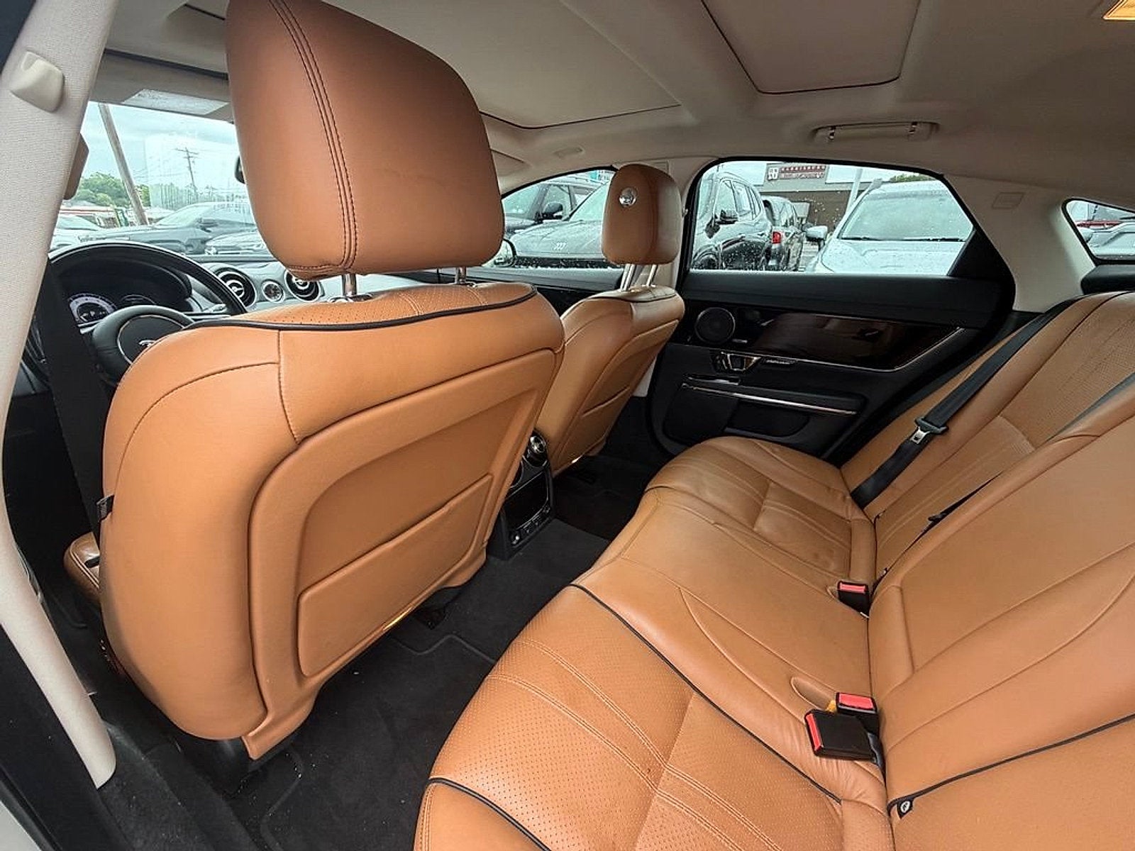 2016 Jaguar XJ R-Sport