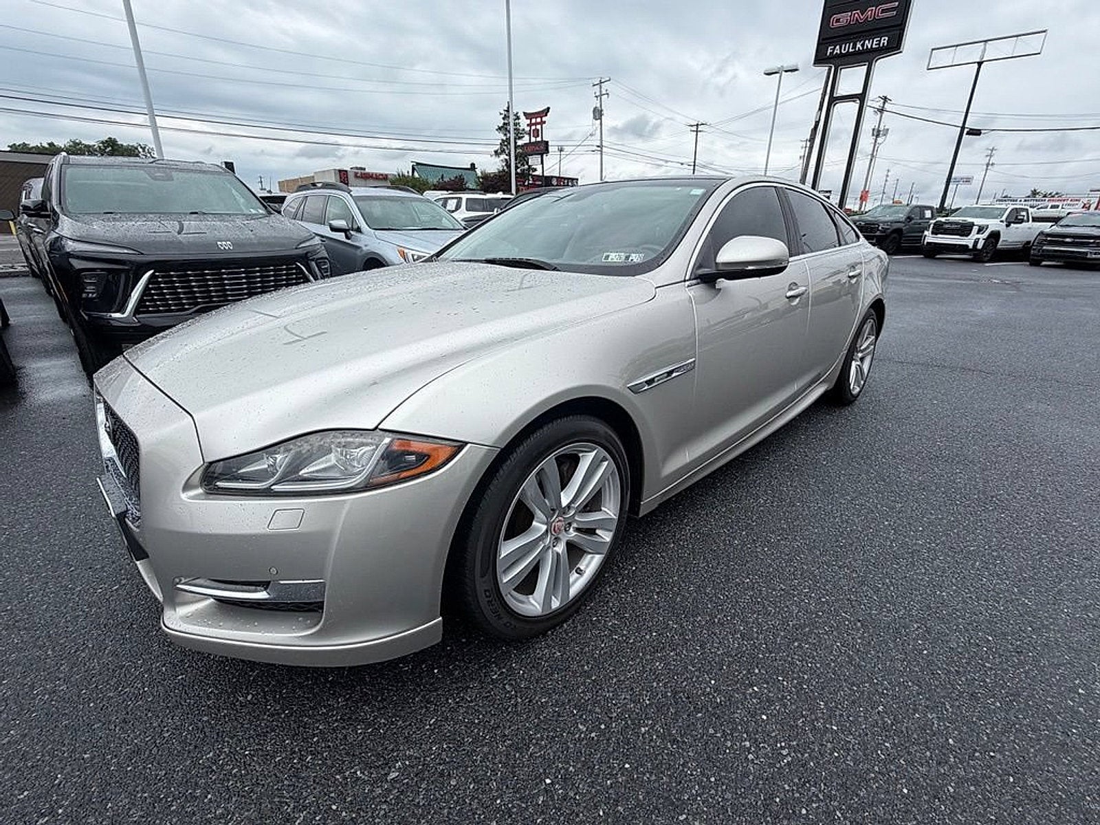2016 Jaguar XJ R-Sport