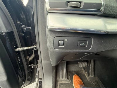 2017 Volvo XC90 Momentum