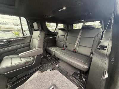 2025 Chevrolet Suburban 4WD LT