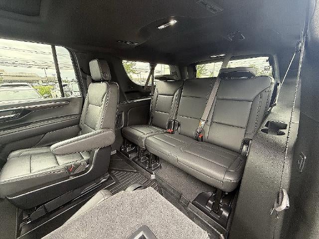 2025 Chevrolet Suburban 4WD LT