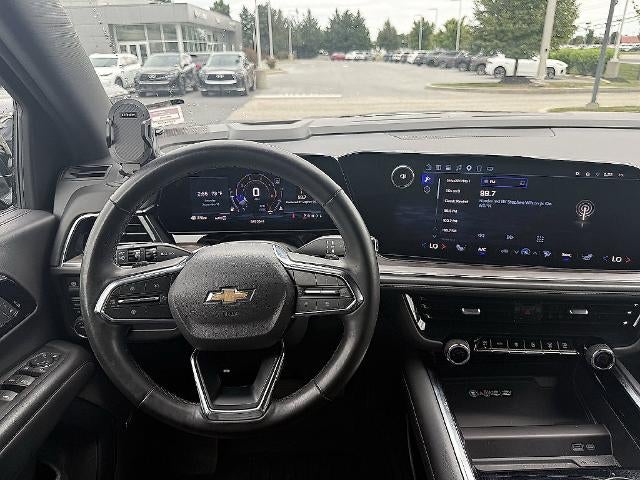 2025 Chevrolet Suburban 4WD LT