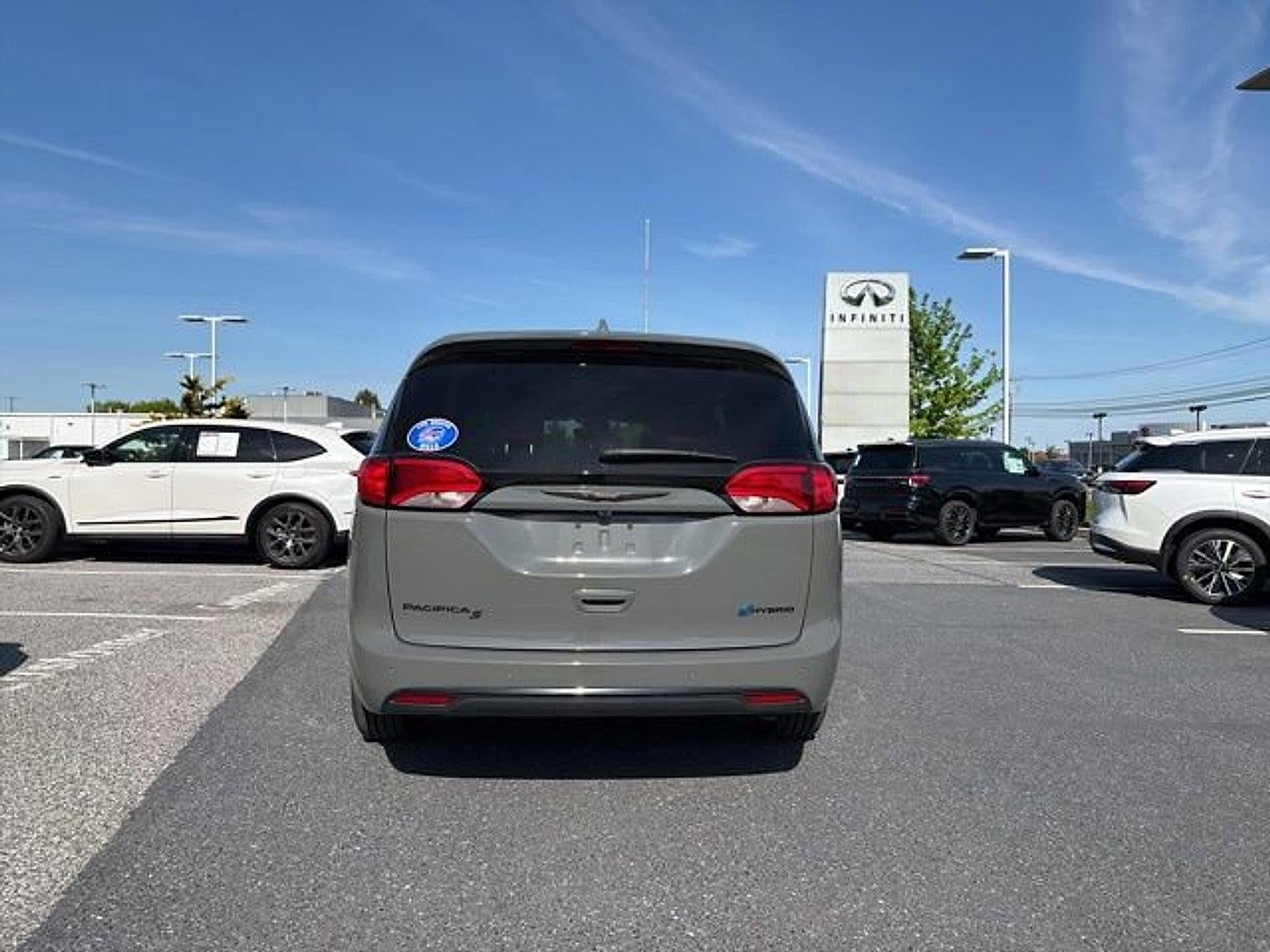 2020 Chrysler Pacifica Hybrid Red S FWD