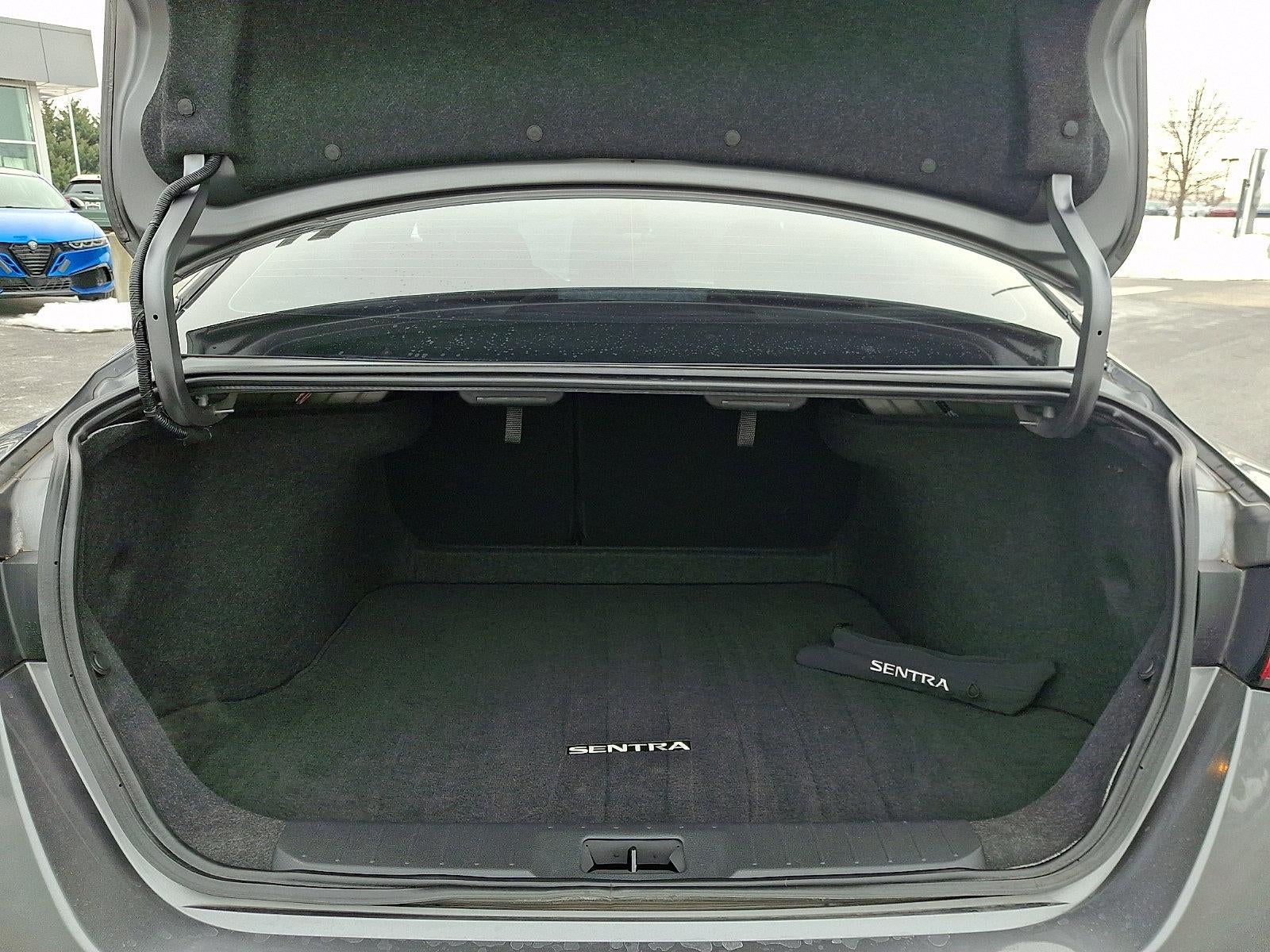 2023 Nissan Sentra SR CVT