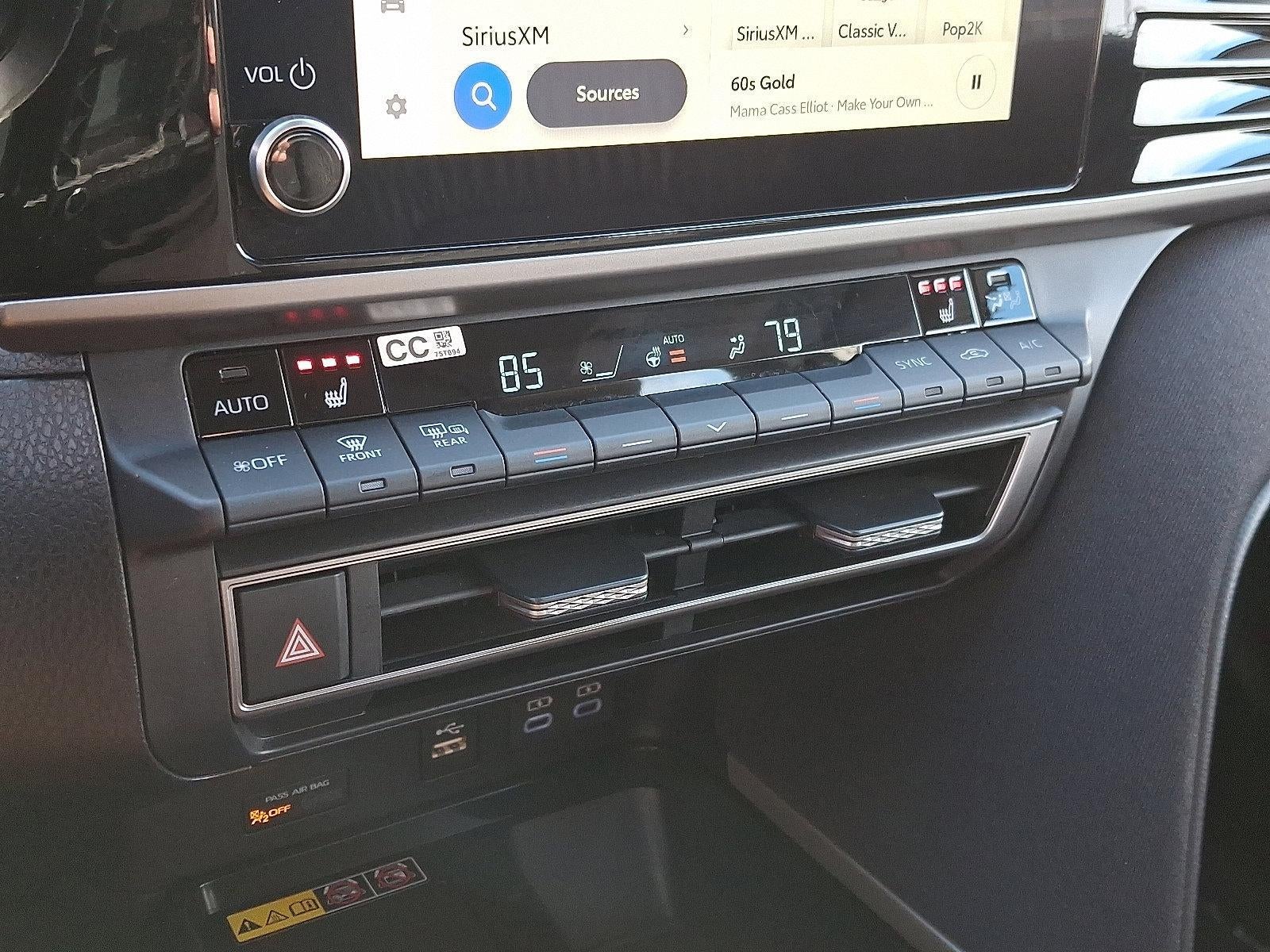 2025 Toyota Camry LE AWD (Natl)