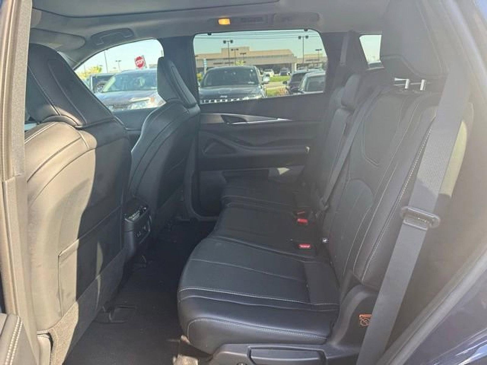 2023 INFINITI QX60 LUXE AWD