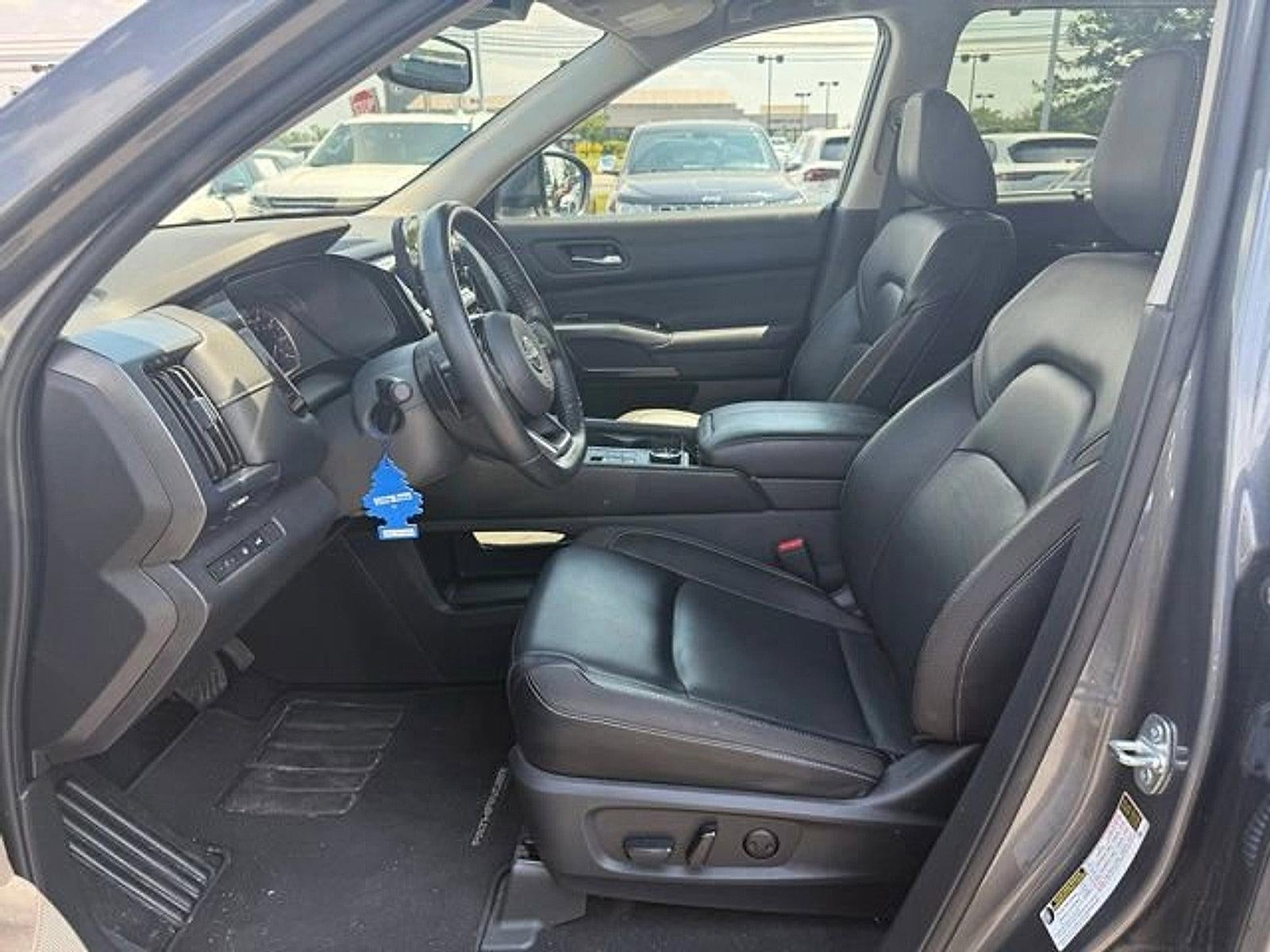 2022 Nissan Pathfinder SL 4WD