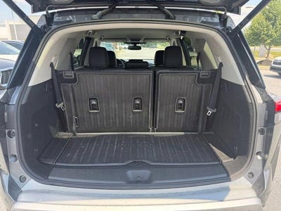 2022 Nissan Pathfinder SL 4WD