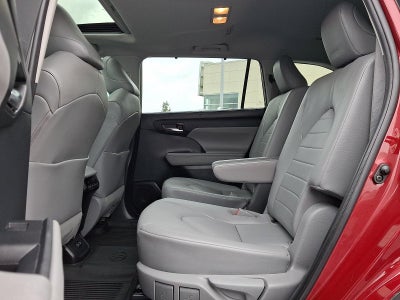 2021 Toyota Highlander XLE AWD (Natl)
