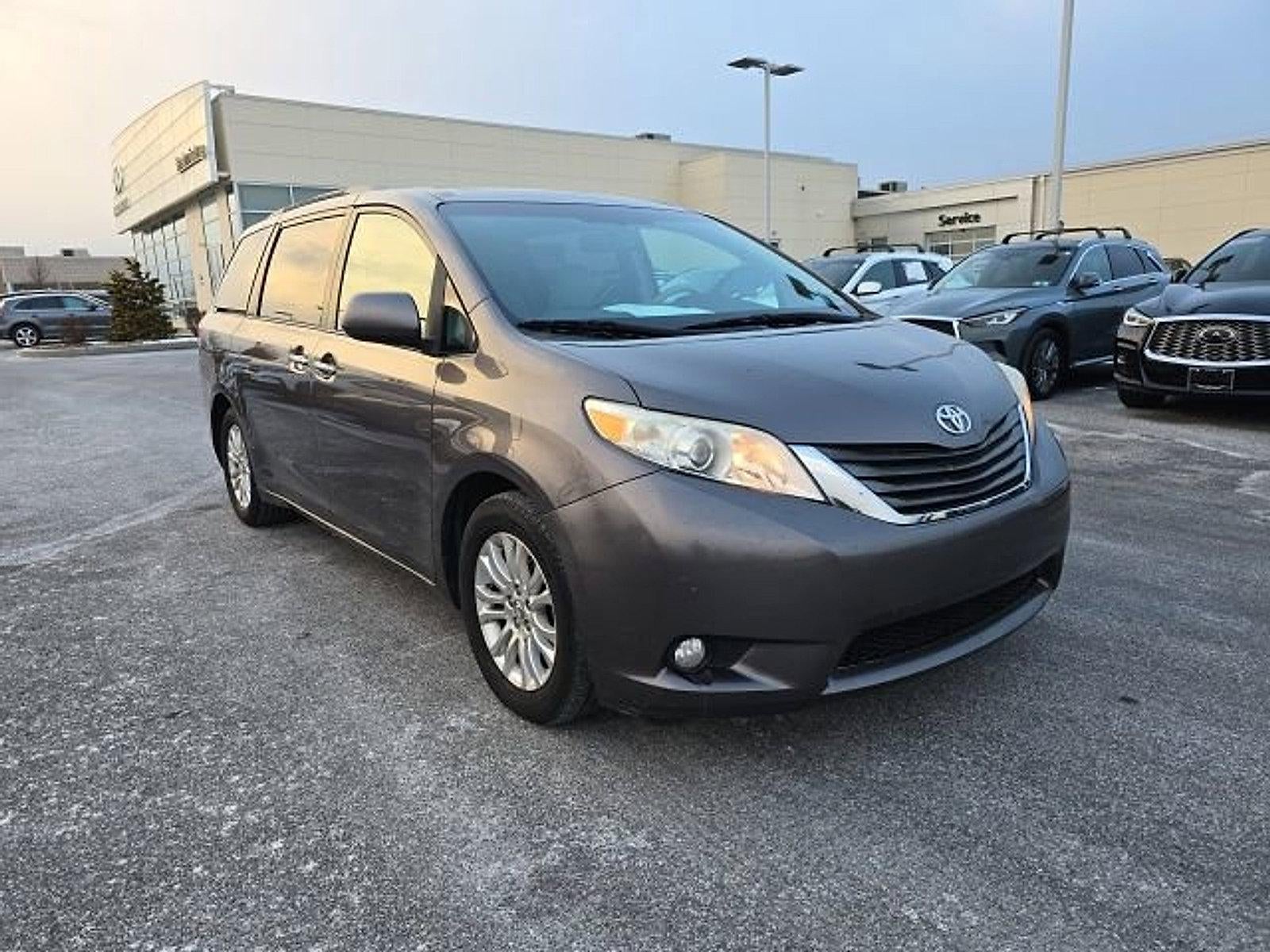 2011 Toyota Sienna 5dr 8-Pass Van V6 XLE FWD (Natl)