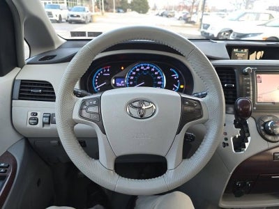 2011 Toyota Sienna 5dr 8-Pass Van V6 XLE FWD (Natl)