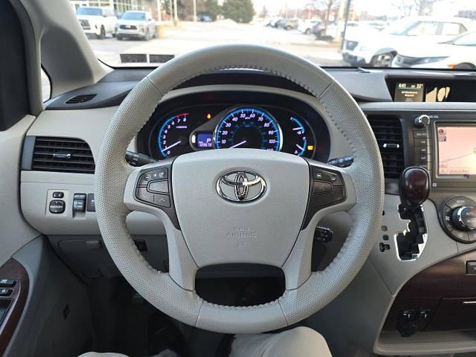 2011 Toyota Sienna 5dr 8-Pass Van V6 XLE FWD (Natl)