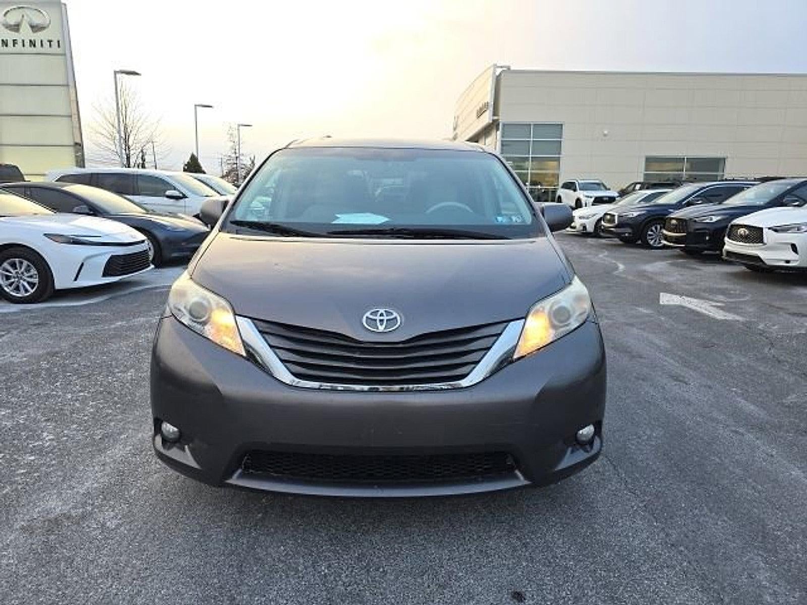 2011 Toyota Sienna 5dr 8-Pass Van V6 XLE FWD (Natl)