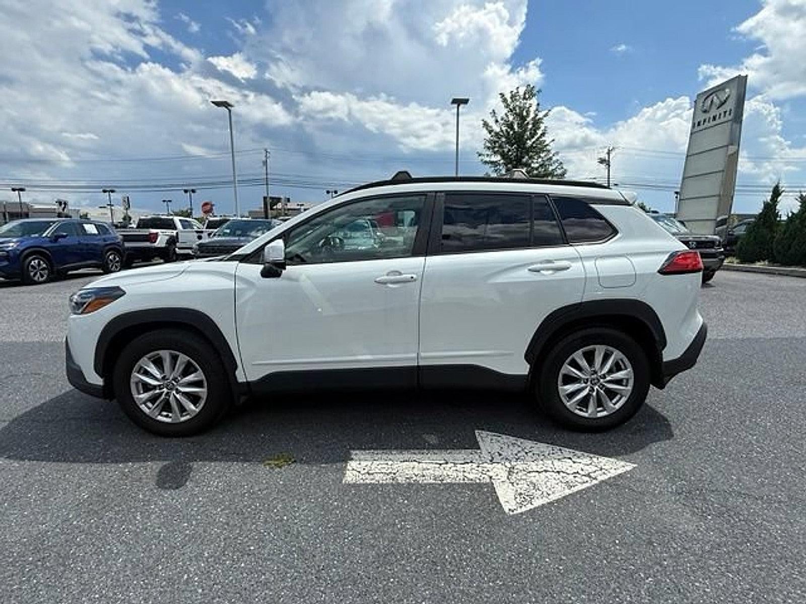 2023 Toyota Corolla Cross LE 4WD (Natl)