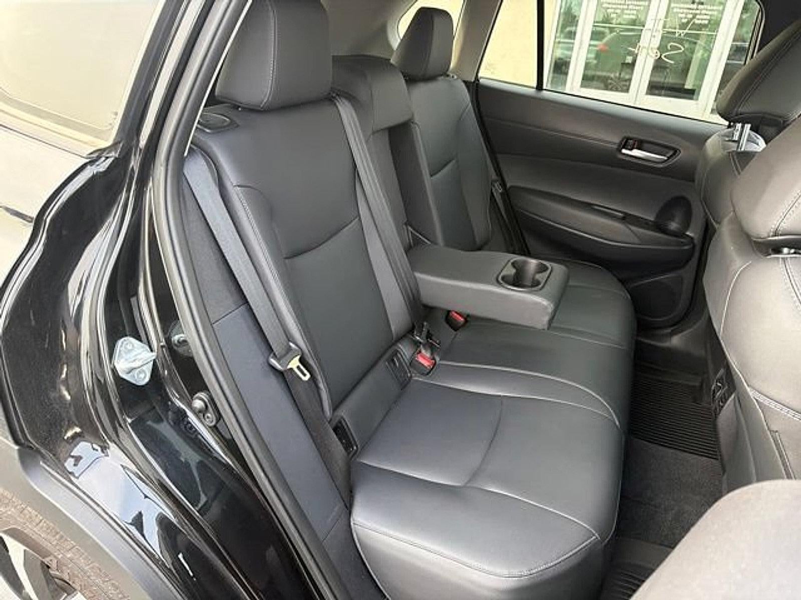 2025 Toyota Corolla Cross XLE 4WD (Natl)