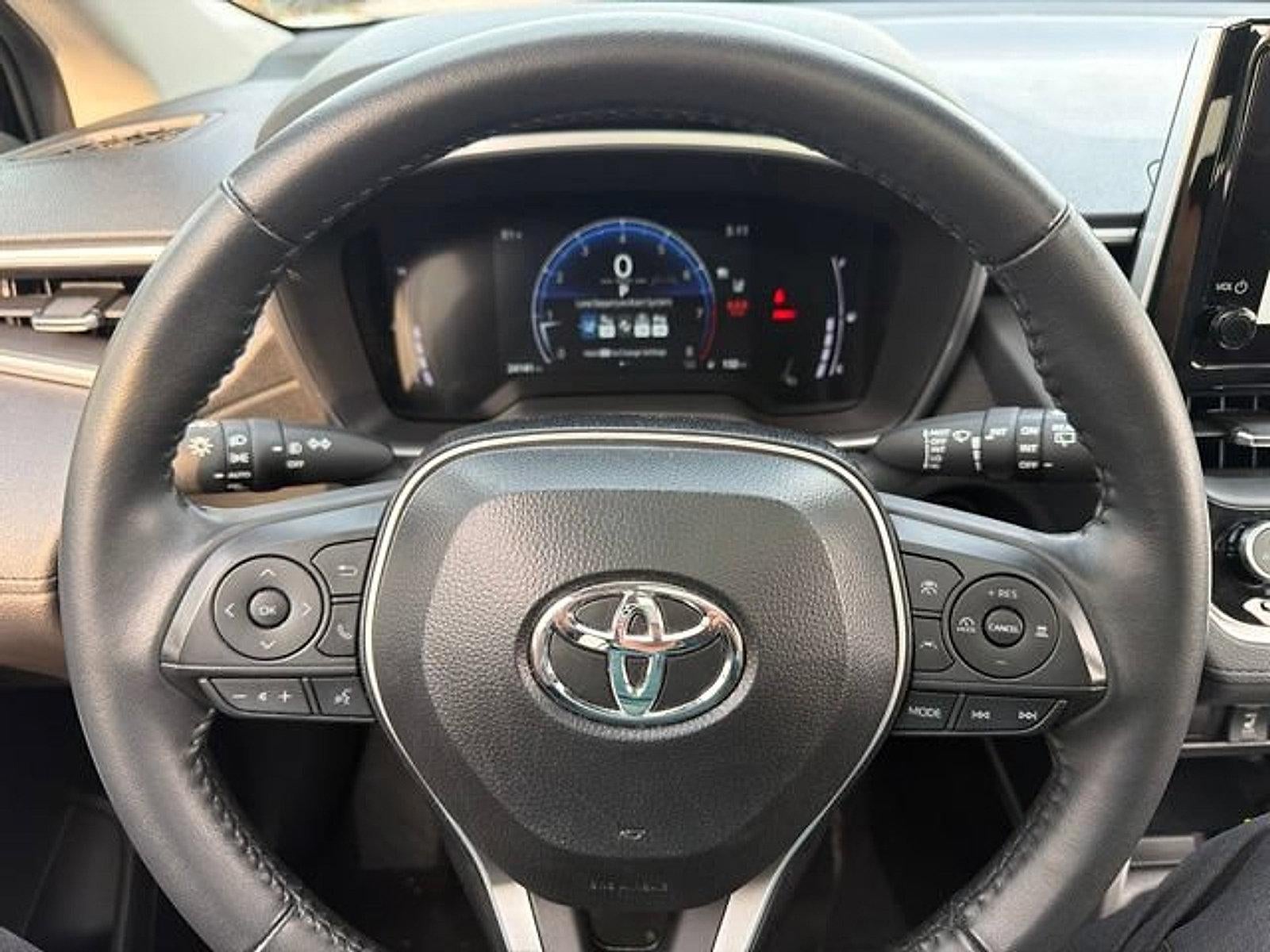 2025 Toyota Corolla Cross XLE 4WD (Natl)