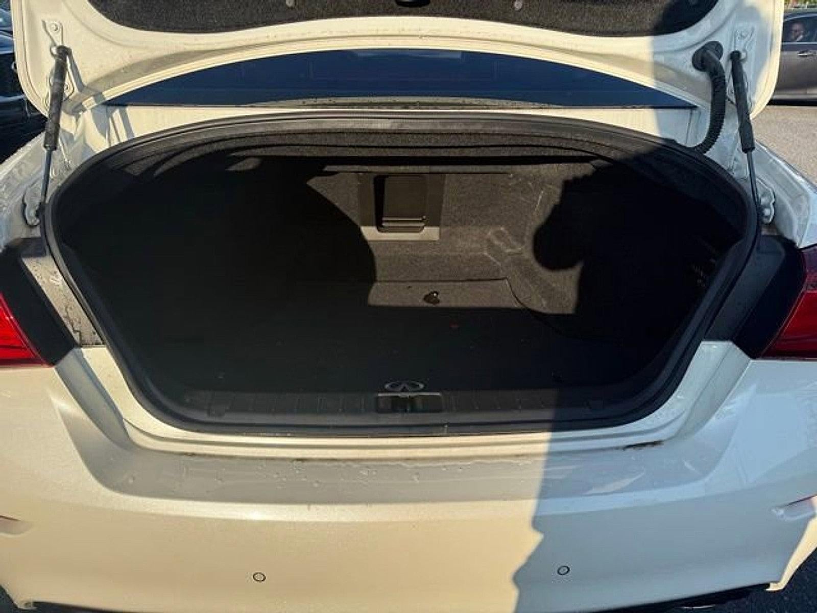 2019 INFINITI Q70 3.7 LUXE AWD