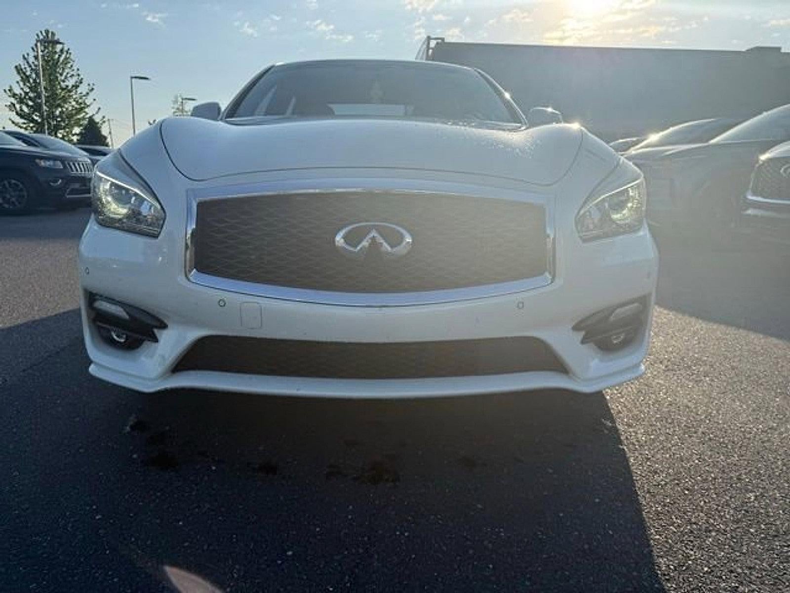 2019 INFINITI Q70 3.7 LUXE AWD