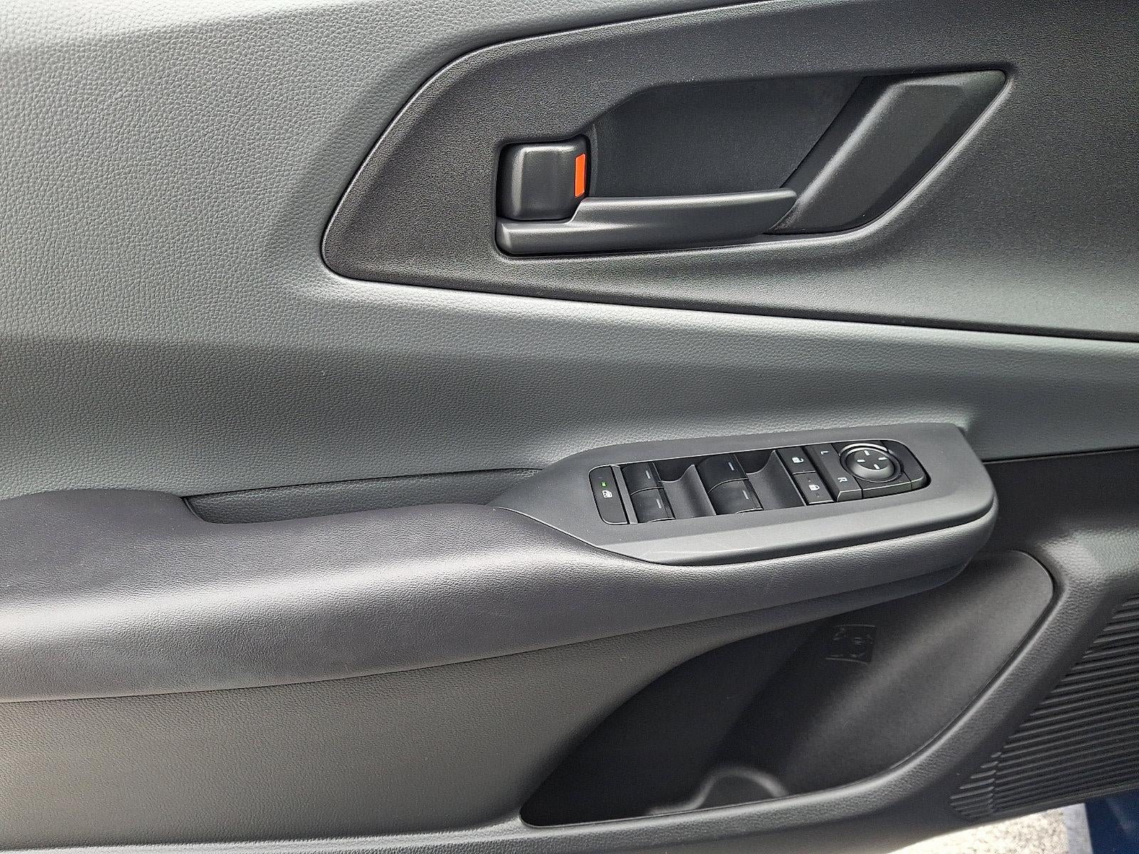 2025 Toyota Prius LE (Natl)