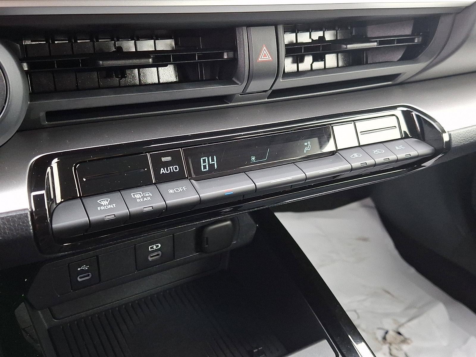 2025 Toyota Prius LE (Natl)