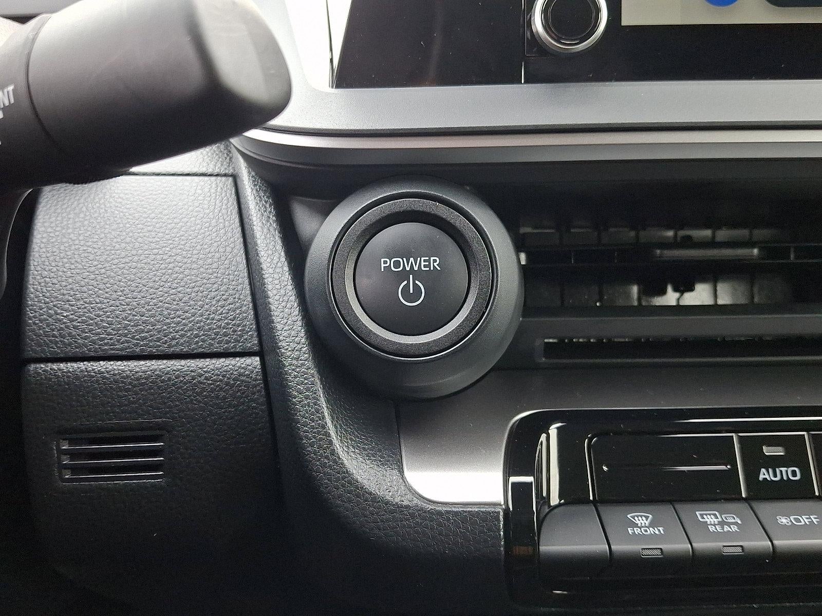 2025 Toyota Prius LE (Natl)