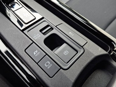 2025 Toyota Prius LE (Natl)