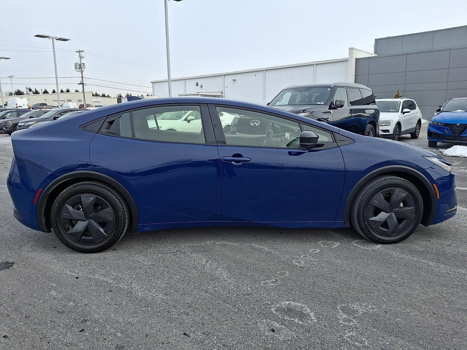 2025 Toyota Prius LE (Natl)